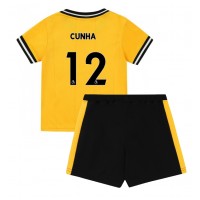 Wolves Matheus Cunha #12 Replika babykläder Hemmaställ Barn 2023-24 Kortärmad (+ korta byxor)
